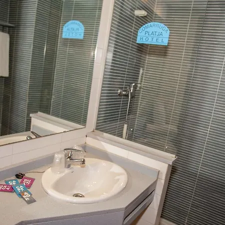 فندق Platja كوماروغا